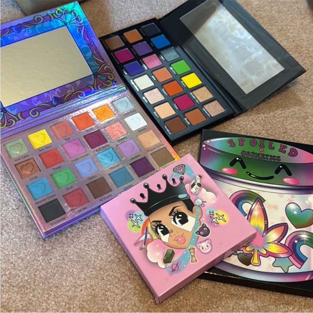 Mystery Makeup Bundle 🩵💄✨